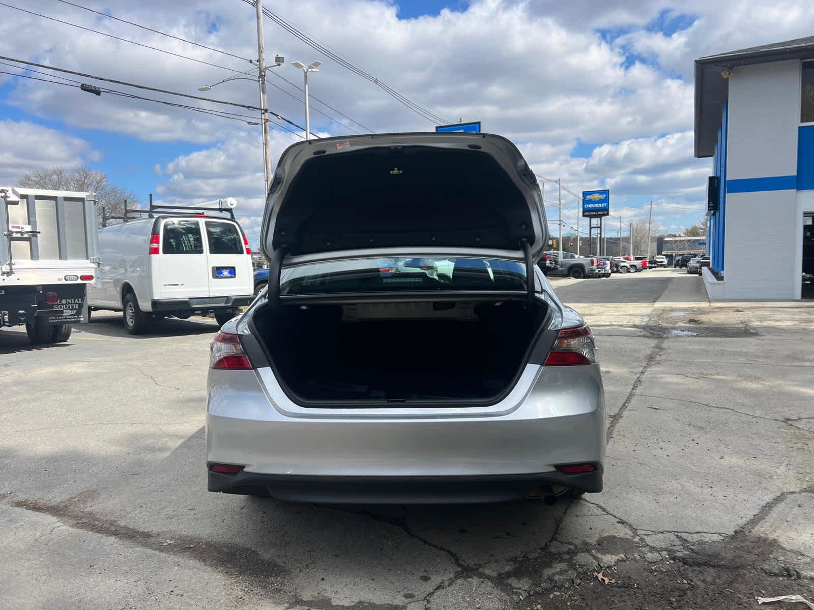 Used 2022 Toyota Camry LE image 38
