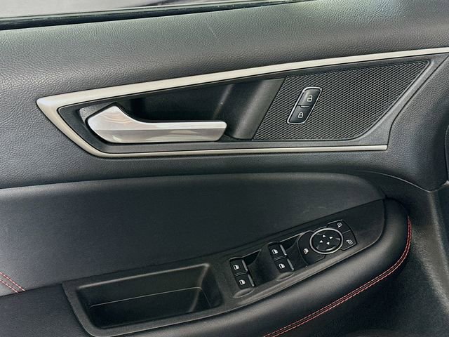 Used 2022 Ford Edge ST-Line image 18