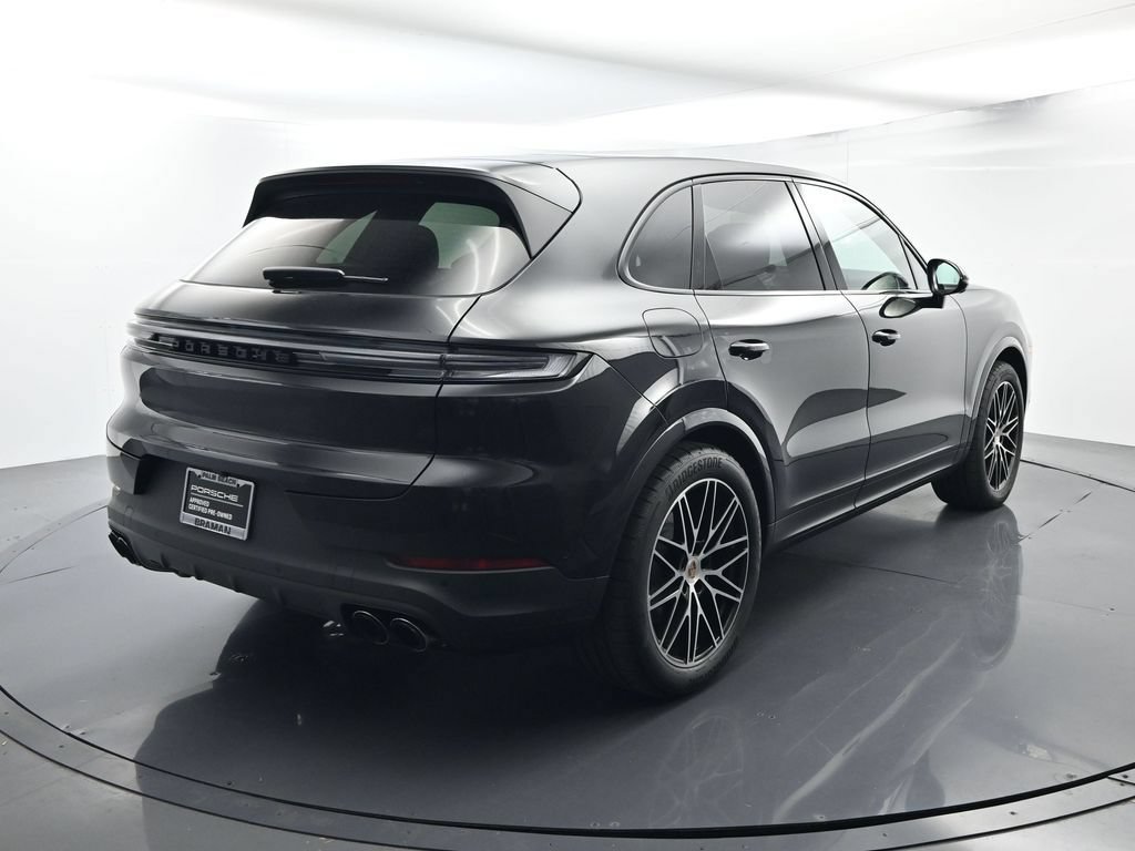 Certified 2025 Porsche Cayenne AWD/4WD image 14