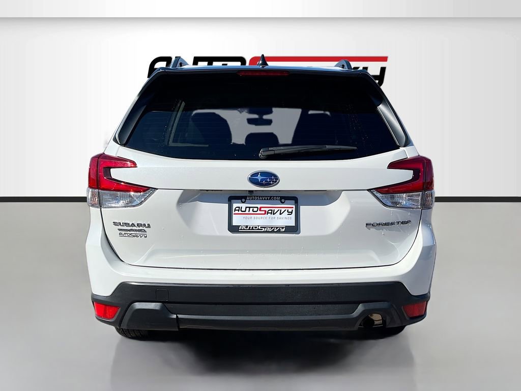 Used 2024 Subaru Forester Premium image 6