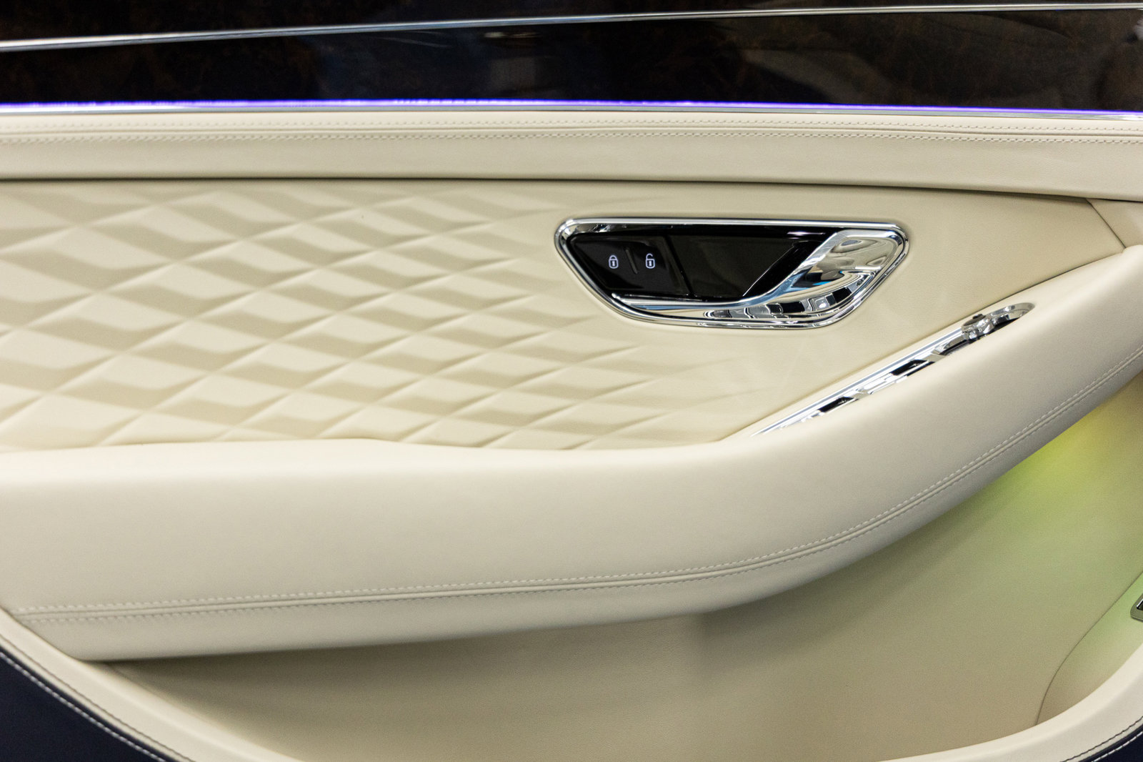 New 2026 Bentley Continental GTC image 33