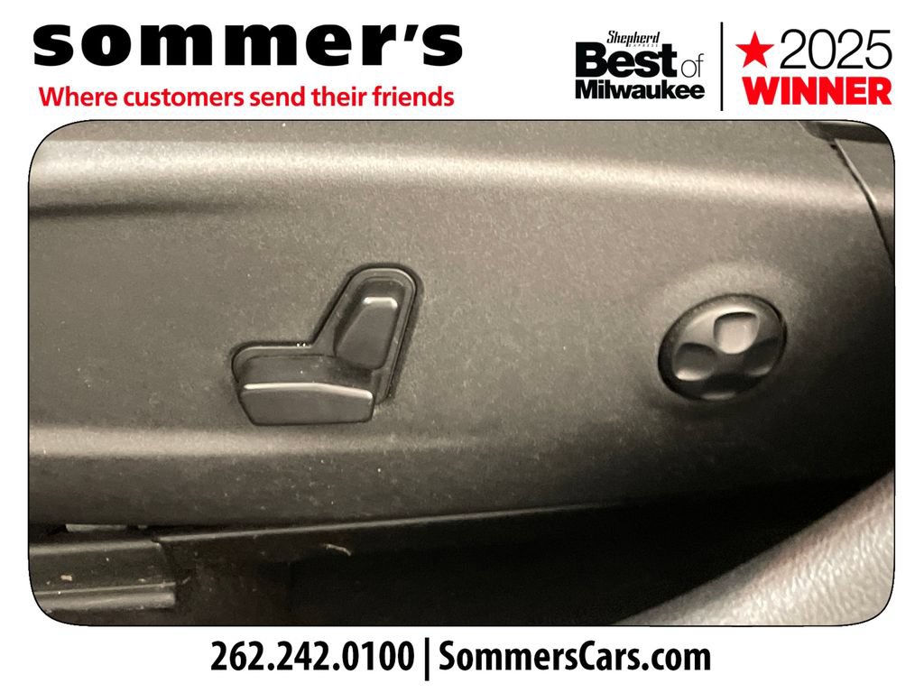 Used 2019 Chrysler 300 Limited w/ Safetytec Plus Group AWD/4WD image 10