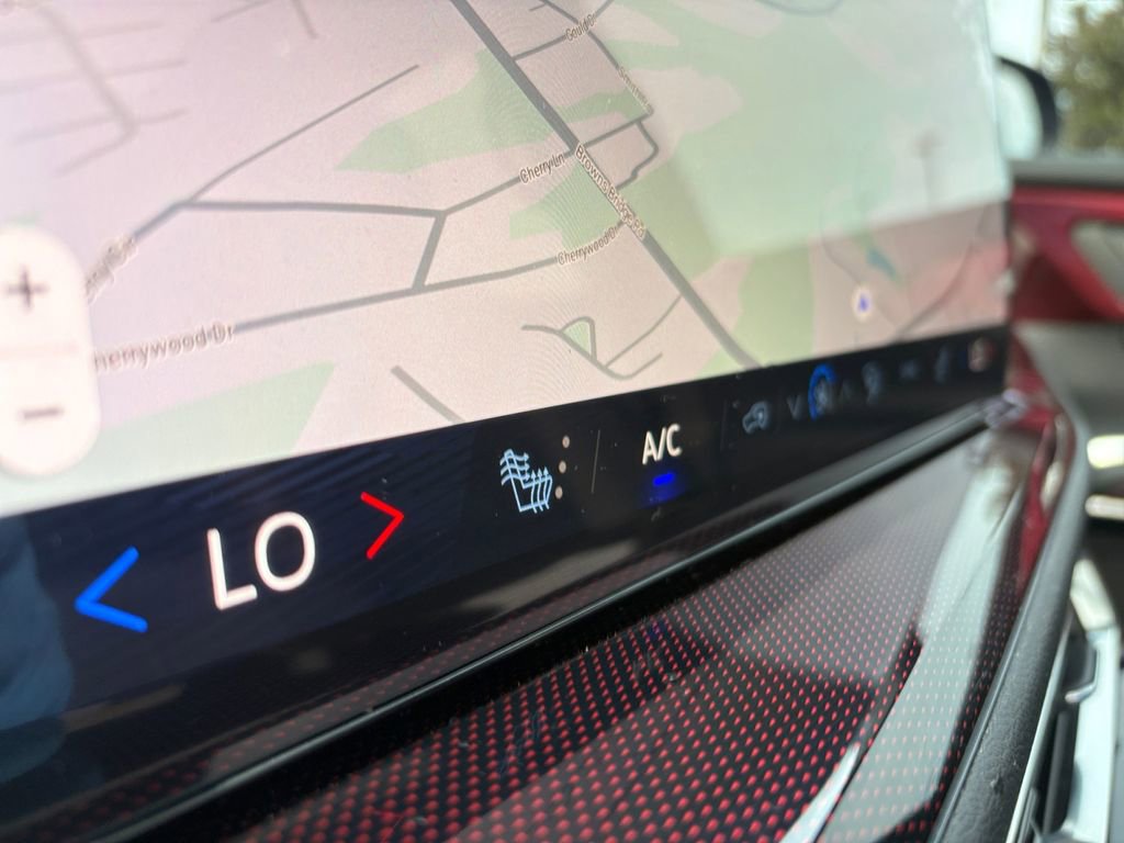 Used 2025 Chevrolet Traverse Z71 w/ Driver Confidence Package image 30