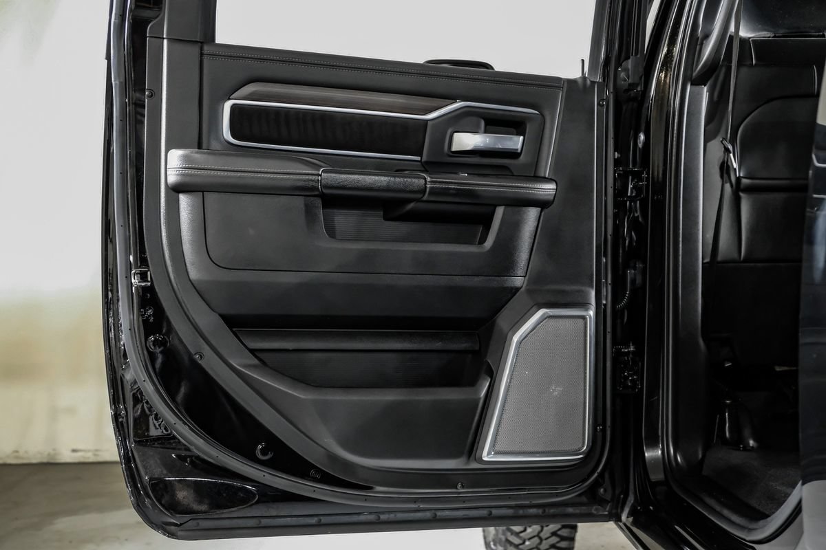 Used 2025 RAM 3500 Laramie AWD/4WD image 36