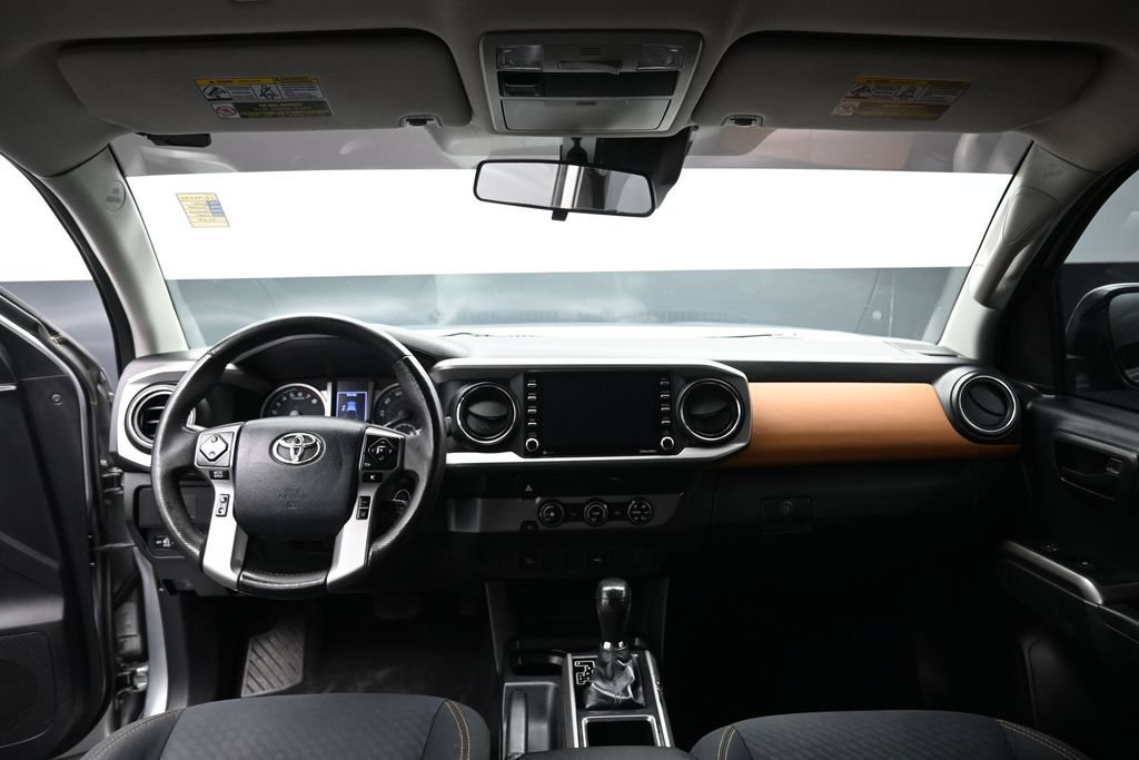 Used 2020 Toyota Tacoma SR5 RWD image 24