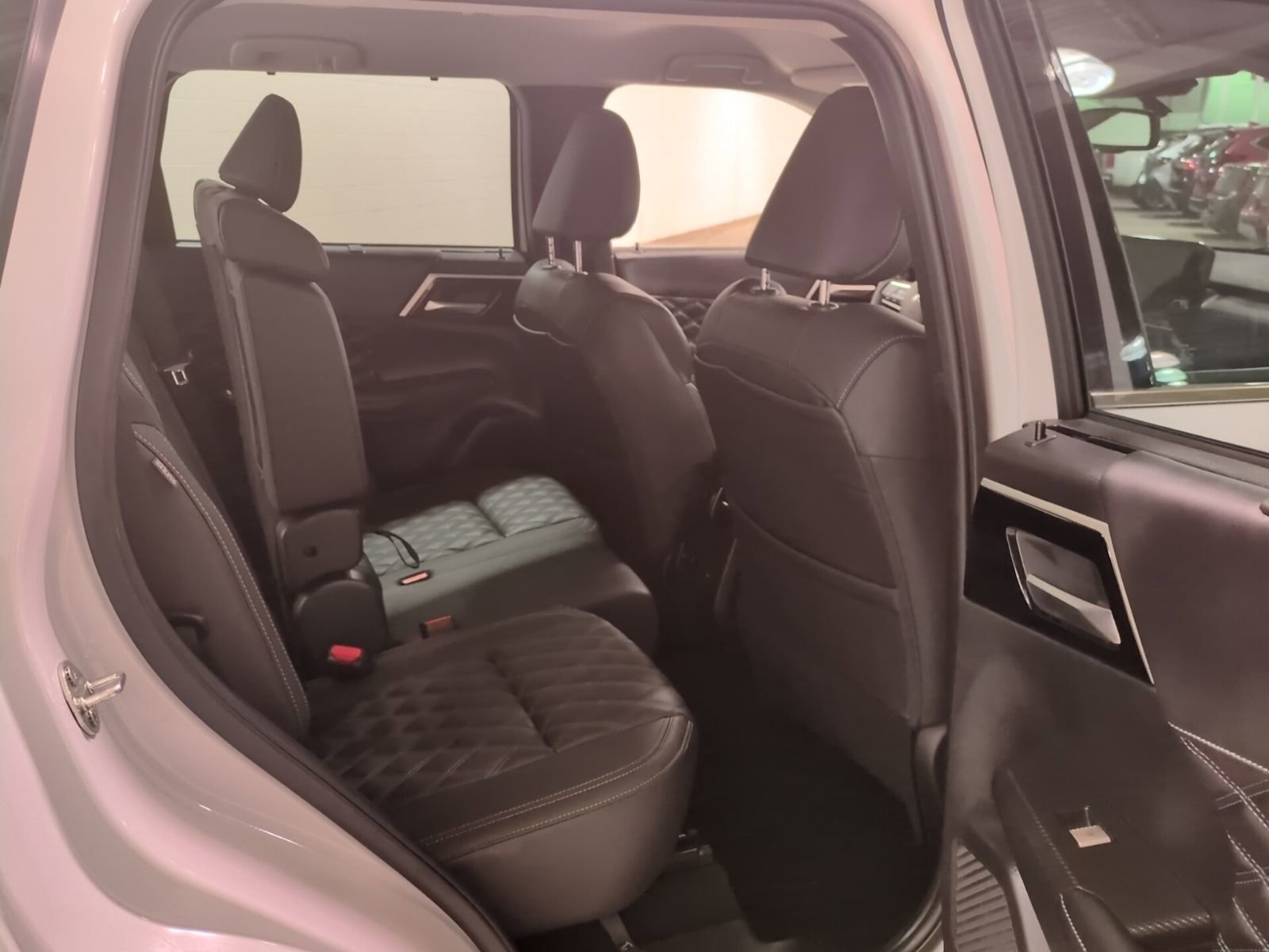 Used 2023 Mitsubishi Outlander SEL image 13