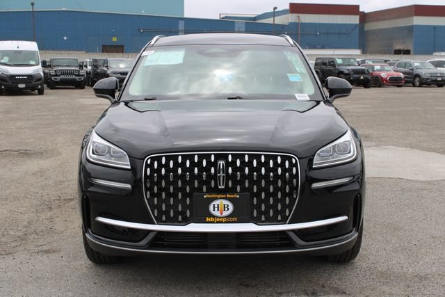 Used 2023 Lincoln Corsair Reserve FWD image 2