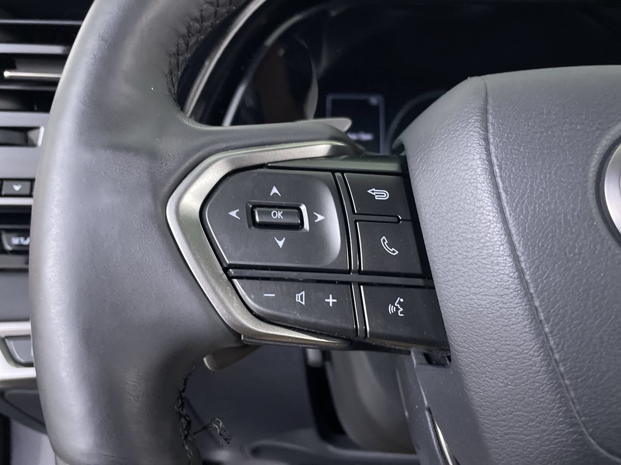Used 2023 Lexus RX 350 Premium w/ Accessory Package (Z1) AWD/4WD image 26