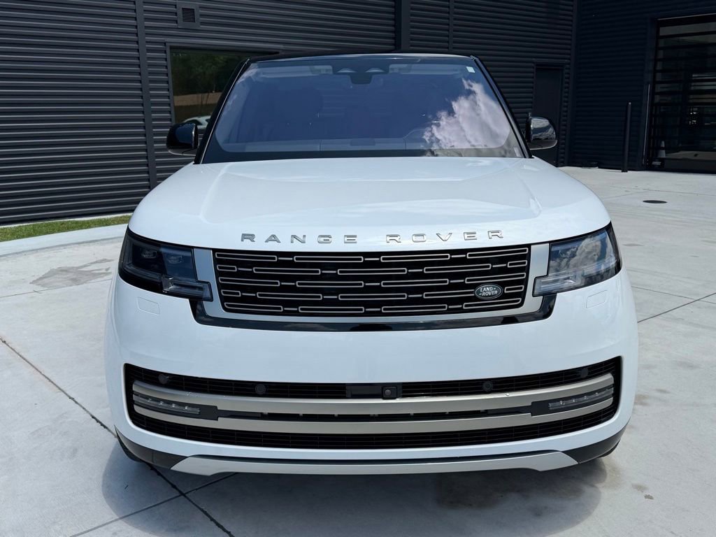 Used 2023 Land Rover Range Rover SE AWD/4WD image 2