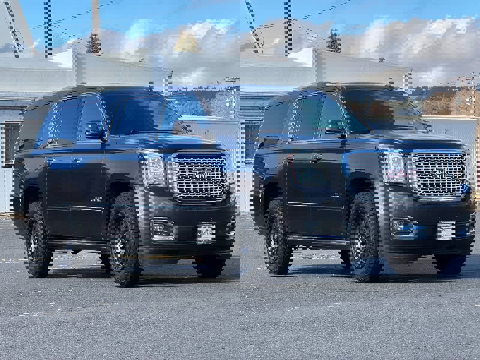 Used 2017 GMC Yukon XL Denali image 9