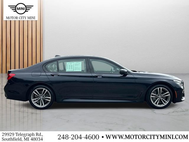 Used 2018 BMW 750i xDrive AWD/4WD image 2