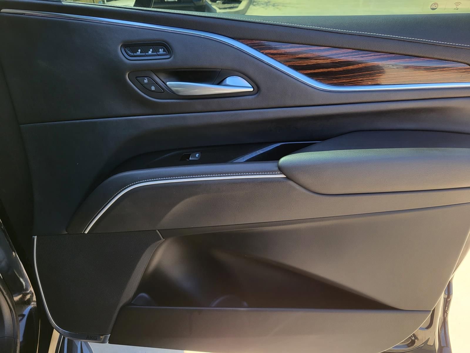 Used 2021 Cadillac Escalade ESV Premium Luxury image 7