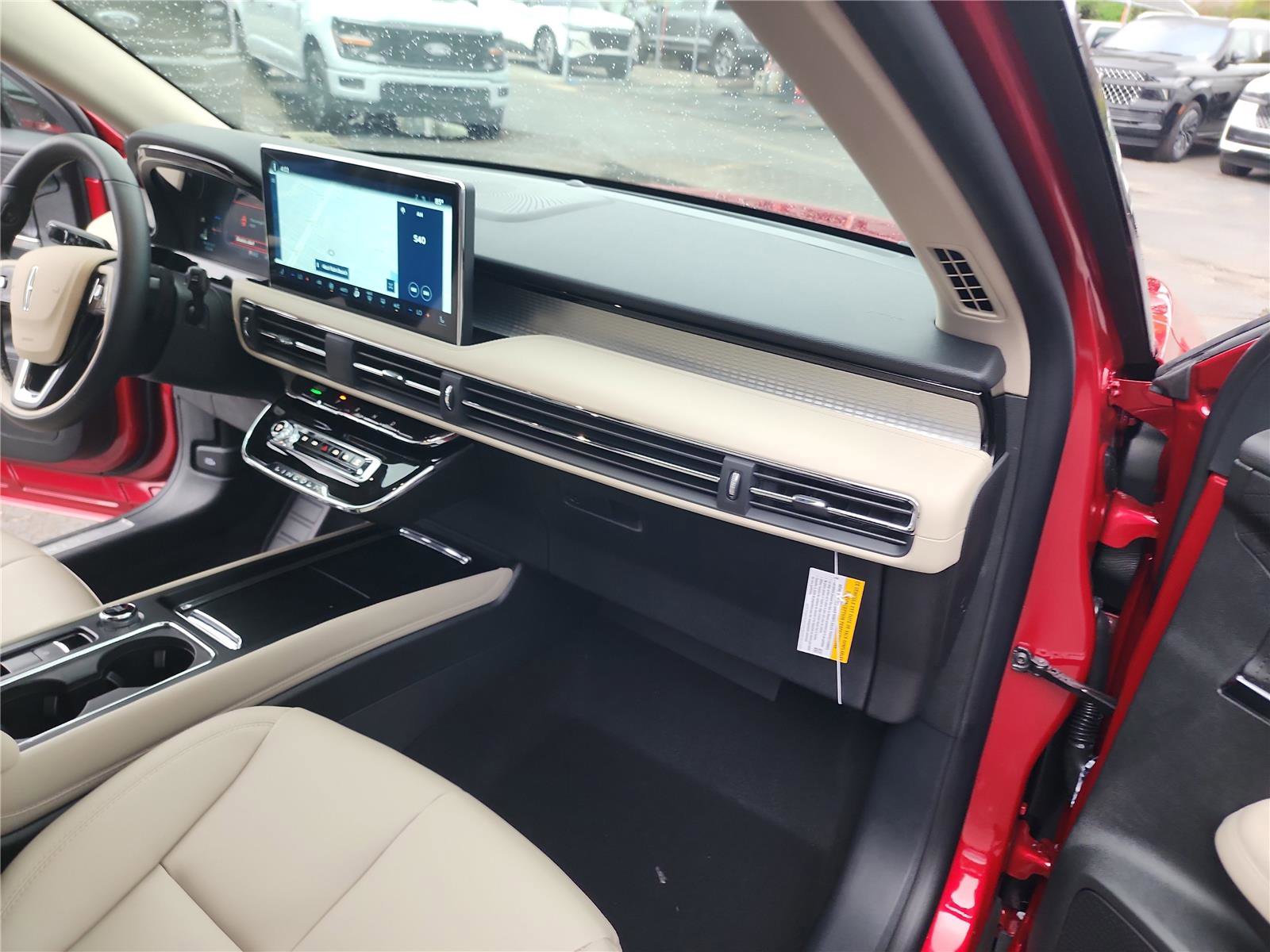 New 2026 Lincoln Corsair Premiere image 23