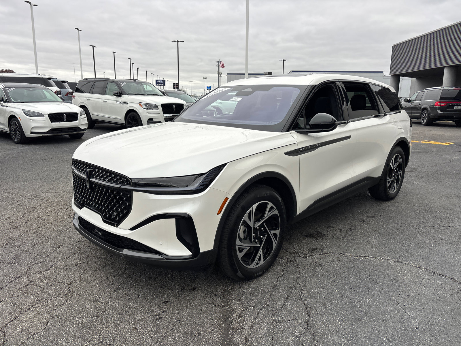 New 2025 Lincoln Nautilus Premier w/ Equipment Group 102A image 3