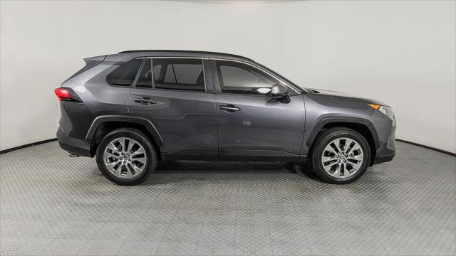 Used 2020 Toyota RAV4 XLE Premium image 8