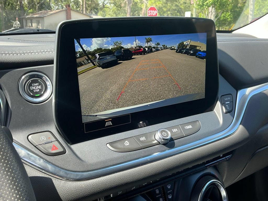 Used 2024 Chevrolet Blazer LT FWD image 33