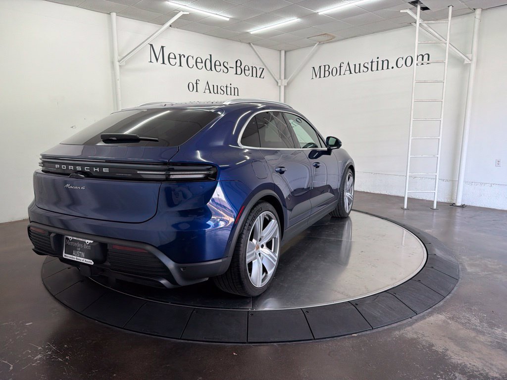 Used 2024 Porsche Macan 4 Electric AWD/4WD image 8