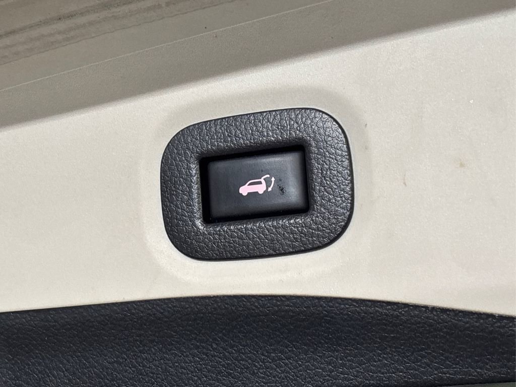 Used 2019 Nissan Rogue SV image 14