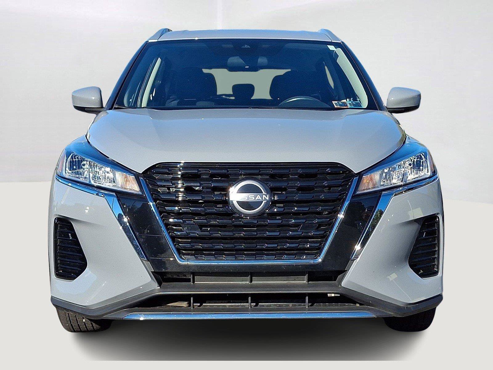 Used 2024 Nissan Kicks SV FWD image 2