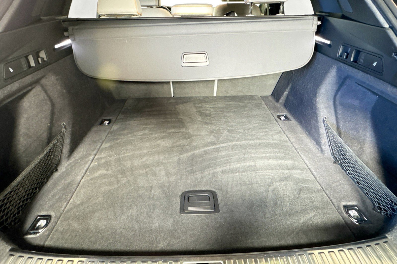 Used 2024 Audi Q8 e-tron Prestige w/ Prestige Package image 25