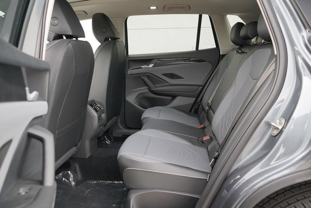 New 2026 Volkswagen Tiguan SE FWD image 29