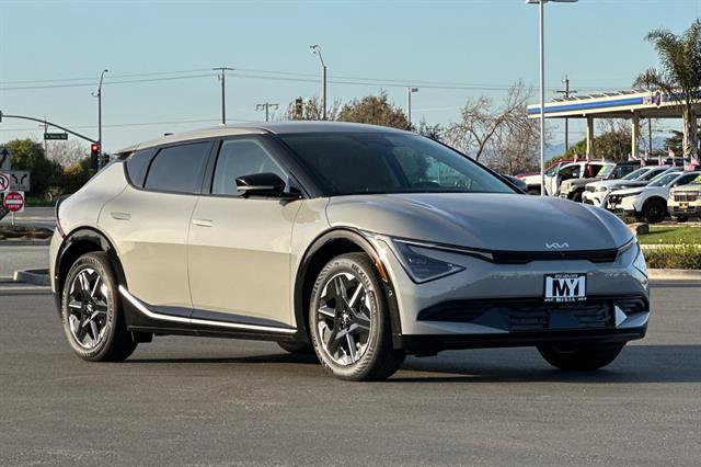 New 2025 Kia EV6 Wind RWD image 2