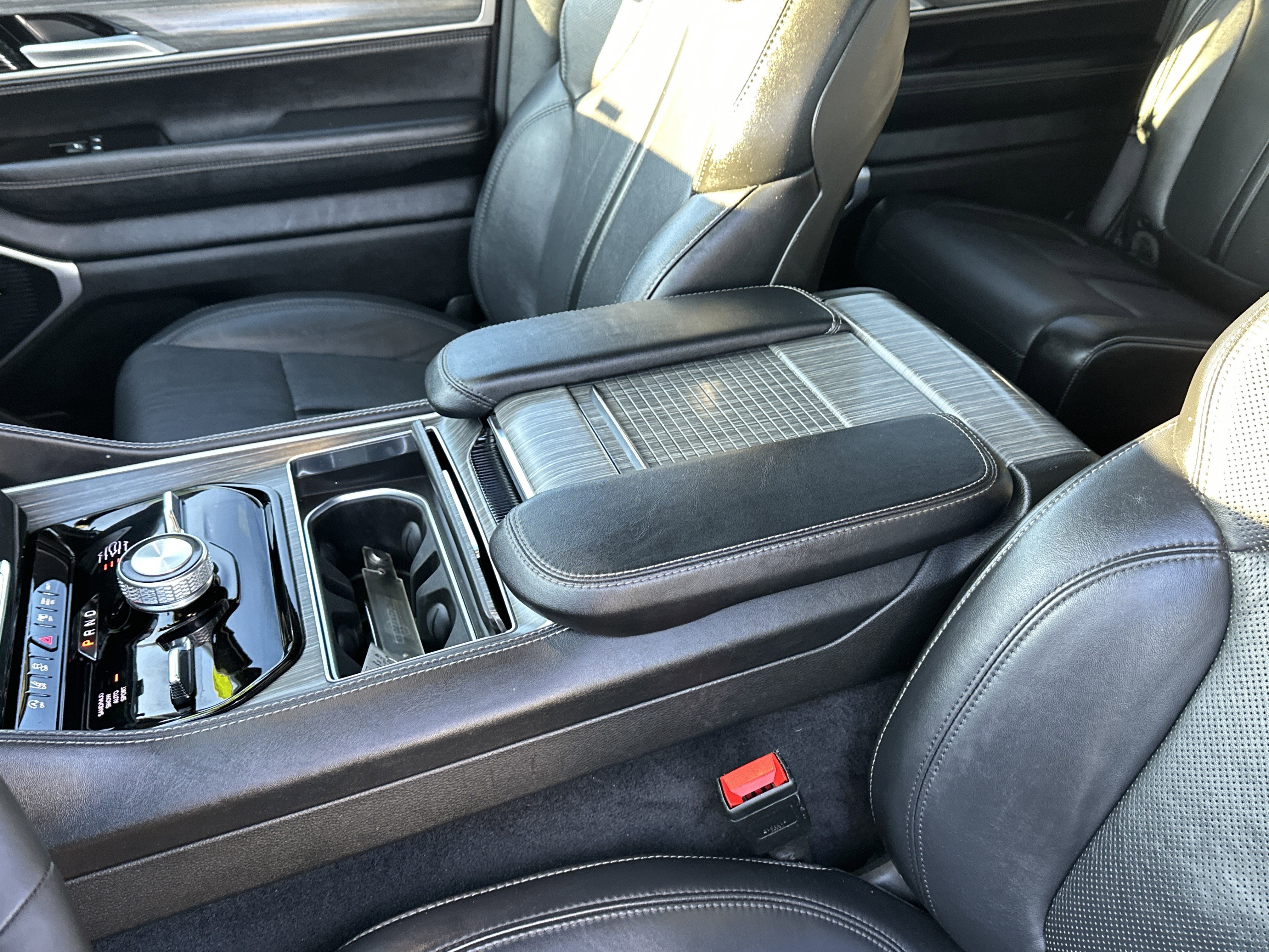 Used 2024 Jeep Wagoneer Series III image 15