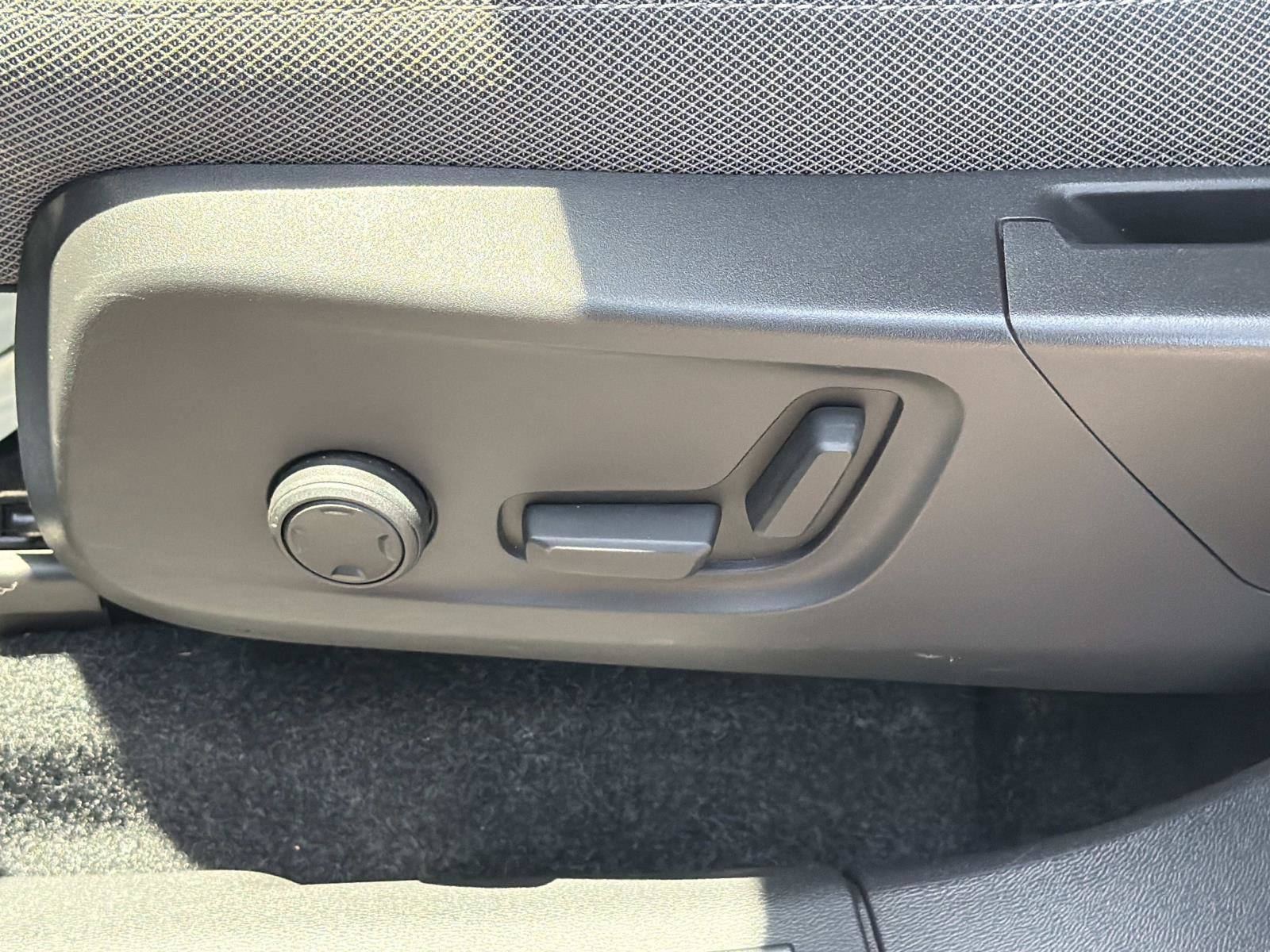 Certified 2023 Volvo C40 P8 Recharge Plus AWD/4WD image 18