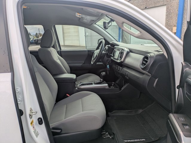 Used 2017 Toyota Tacoma SR5 w/ Tow Package image 24