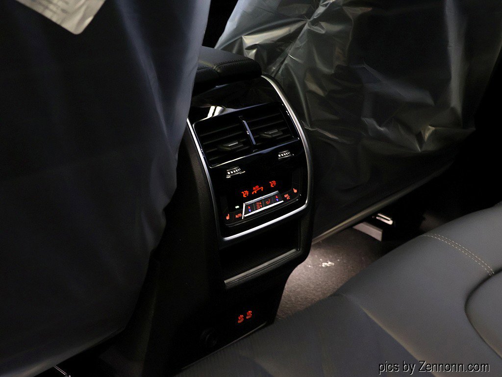 New 2026 BMW X5 xDrive40i w/ M Sport Package AWD/4WD image 14