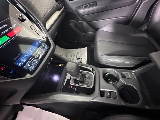 Used 2025 Subaru Forester Limited AWD/4WD image 32