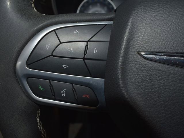 Used 2023 Chrysler Pacifica Limited FWD image 16