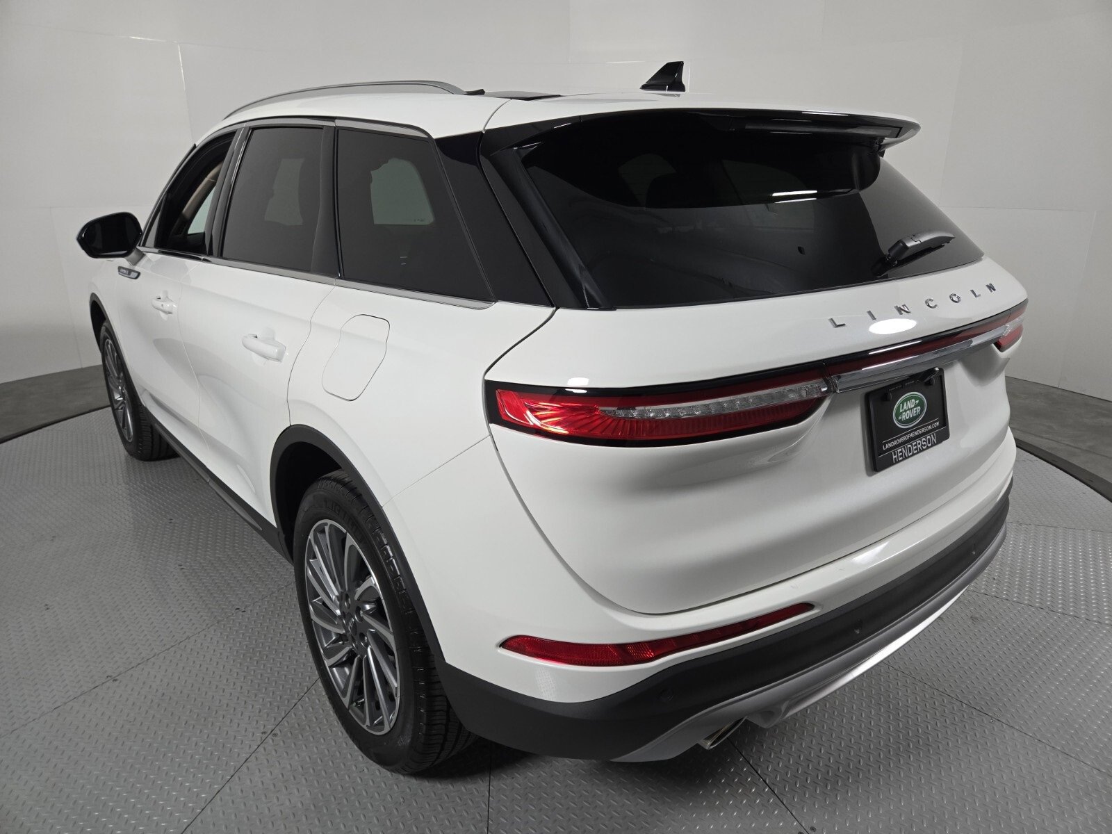 Used 2023 Lincoln Corsair Reserve image 16