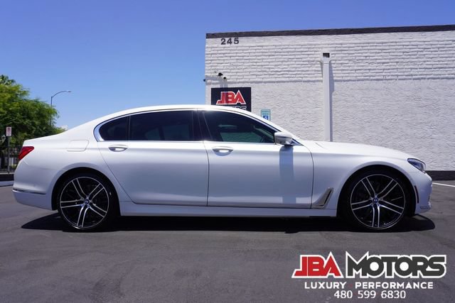 Used 2018 BMW 750i RWD image 12
