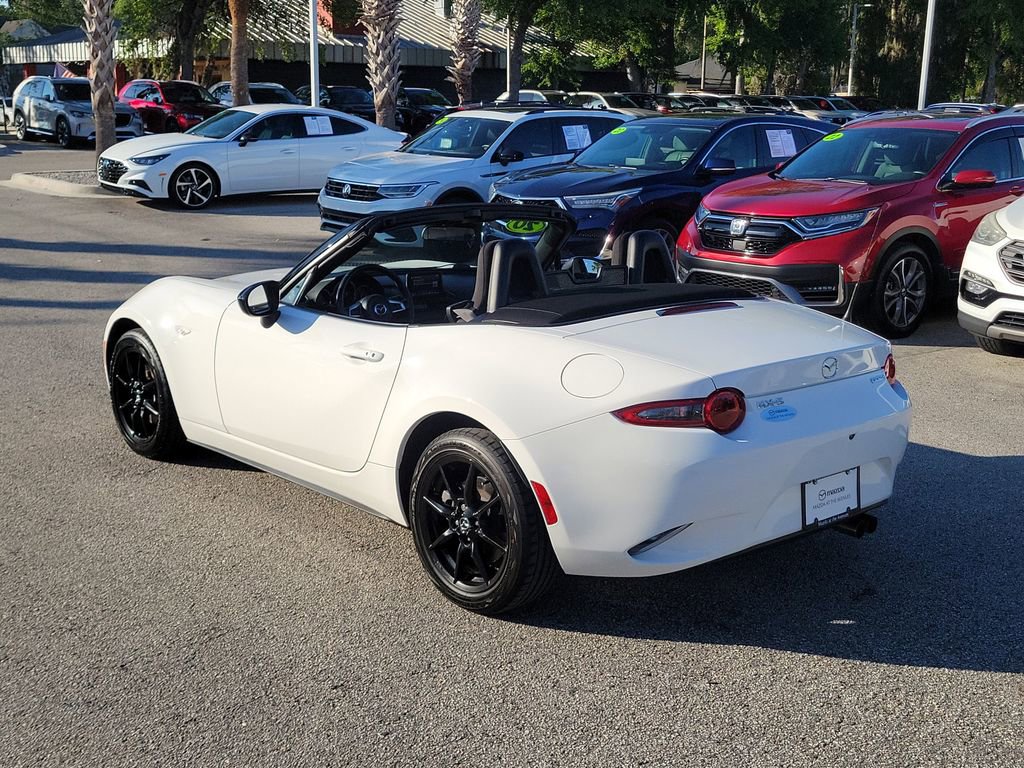 Used 2020 MAZDA MX-5 Miata Sport RWD image 5
