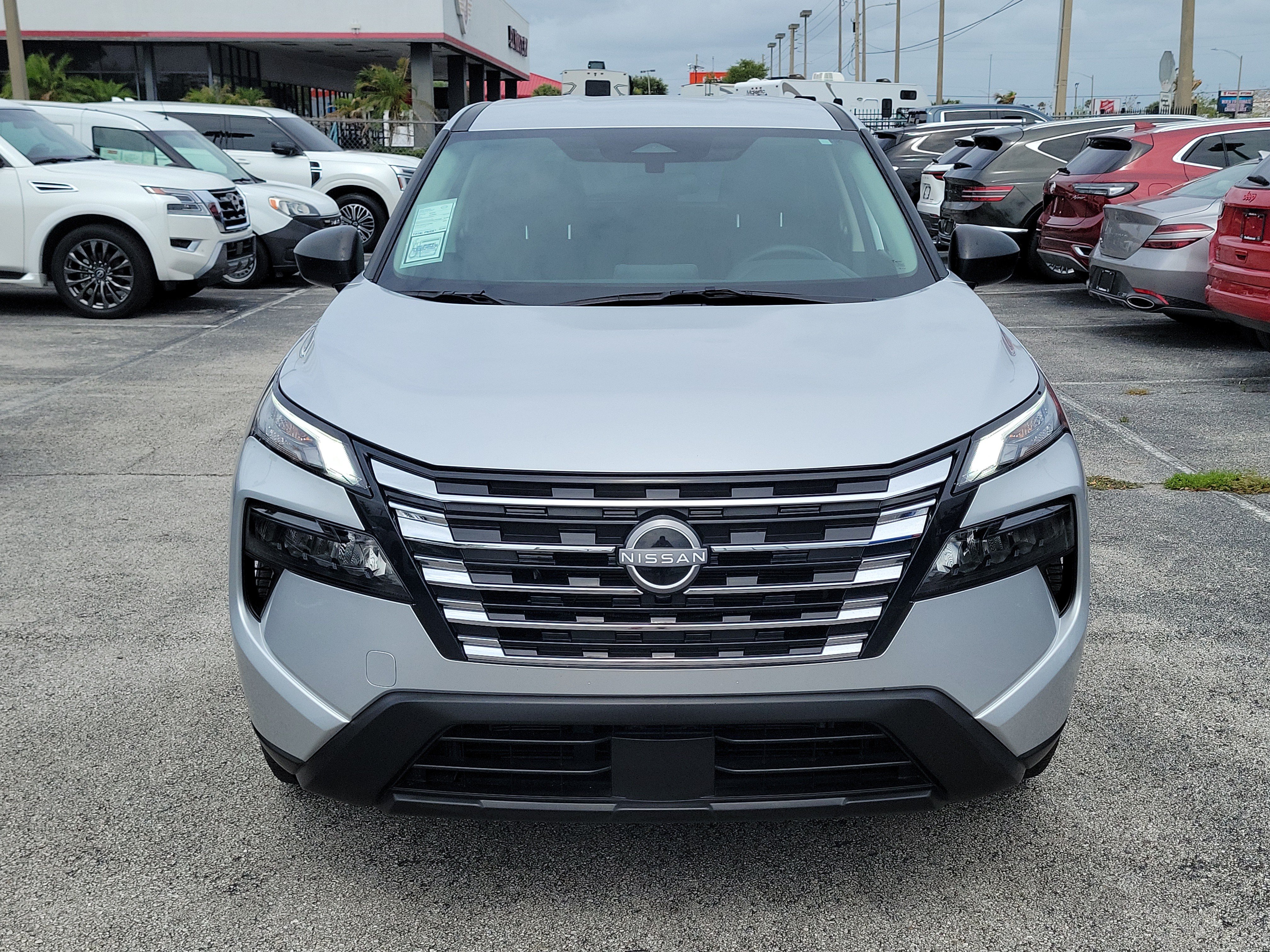 Certified 2025 Nissan Rogue S AWD/4WD image 2