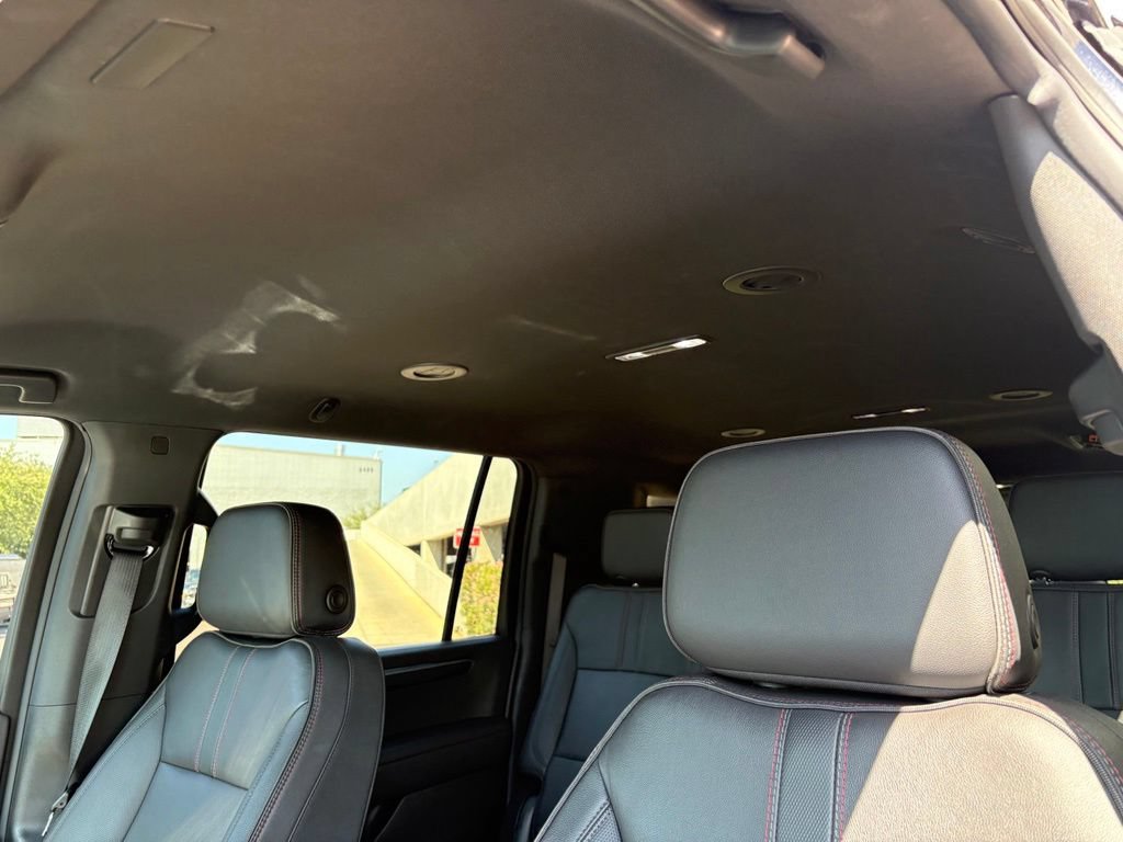 Used 2025 Chevrolet Suburban RST RWD image 11