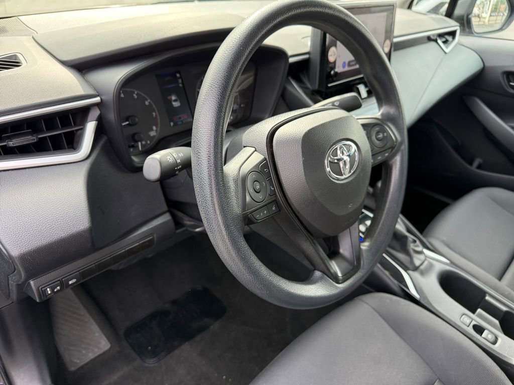 Used 2024 Toyota Corolla LE FWD image 28