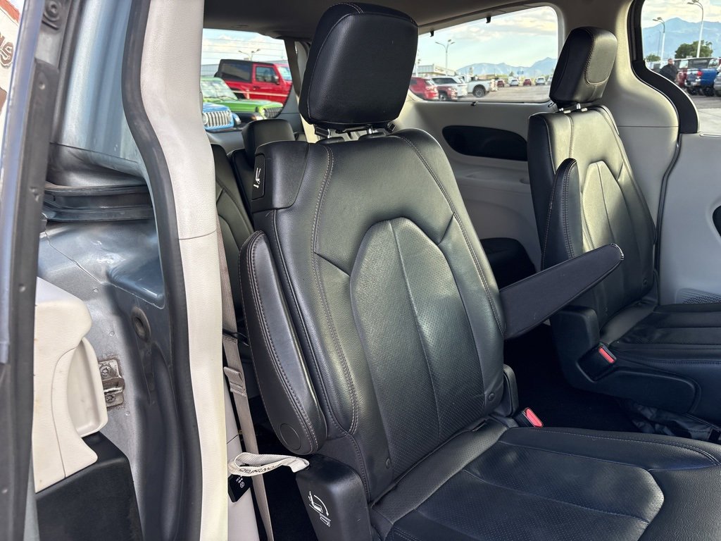 Used 2018 Chrysler Pacifica Touring-L Plus w/ Advanced Safetytec Group image 23