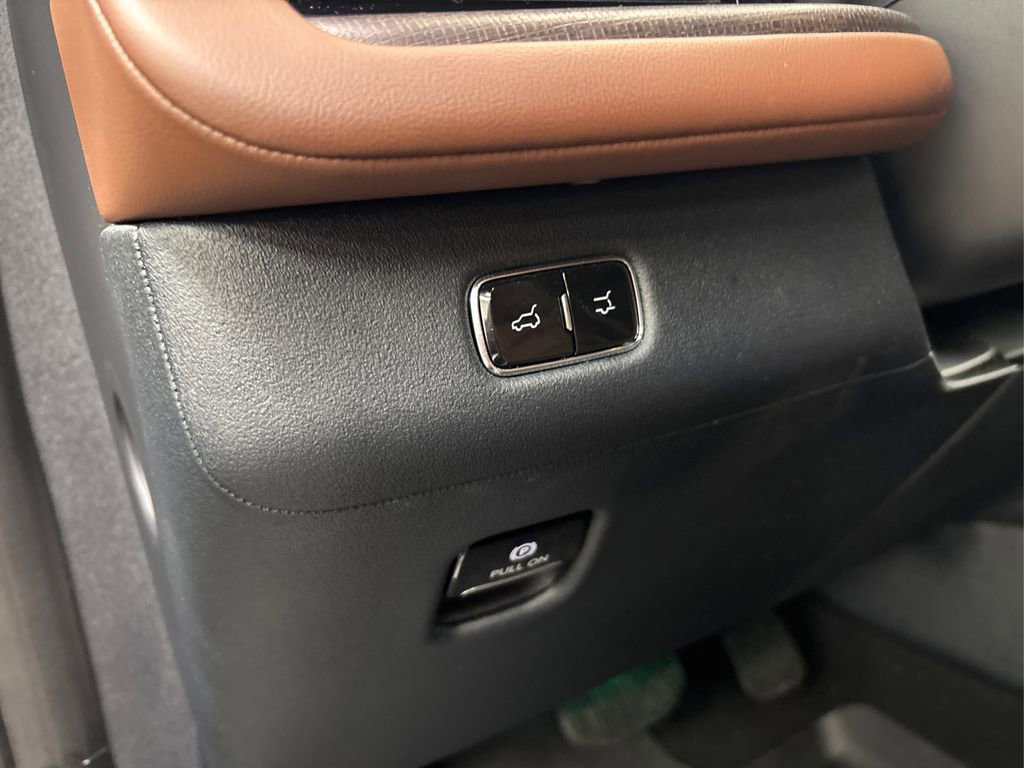 Used 2025 Lincoln Navigator L Reserve image 39