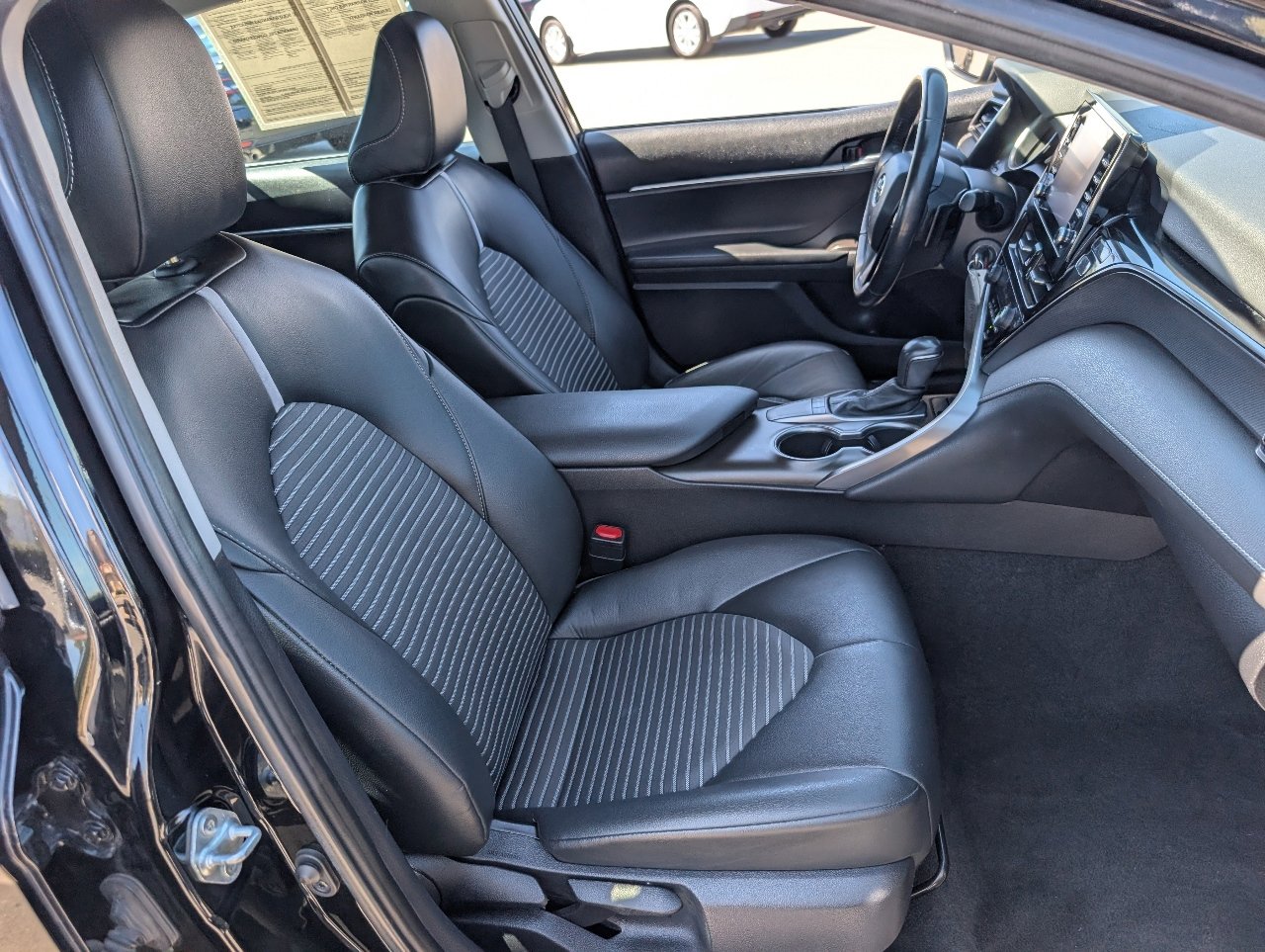 Used 2023 Toyota Camry SE image 8