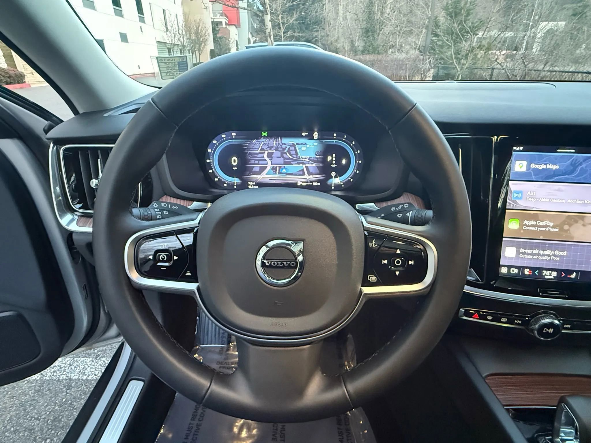 Used 2025 Volvo V60 B5 Cross Country Plus image 15