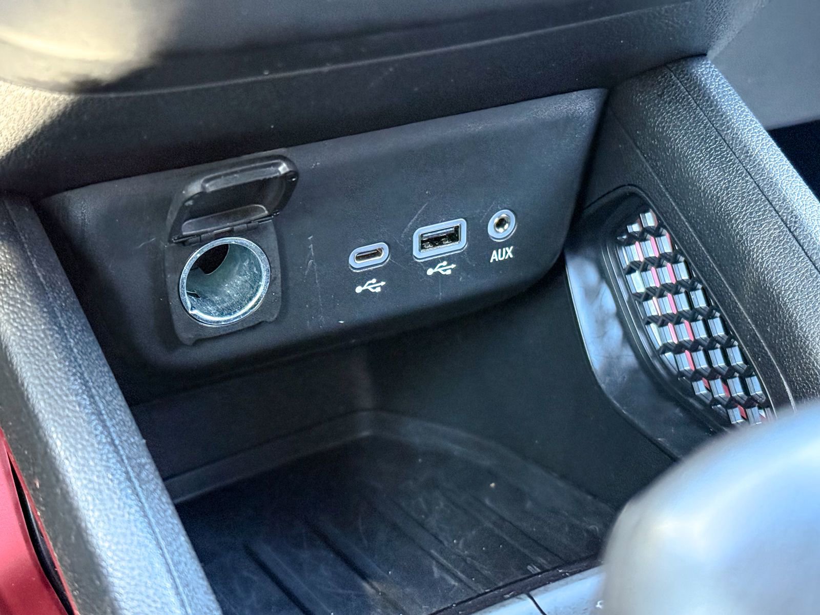 Used 2023 Chevrolet TrailBlazer RS w/ Sun and Liftgate Package image 24