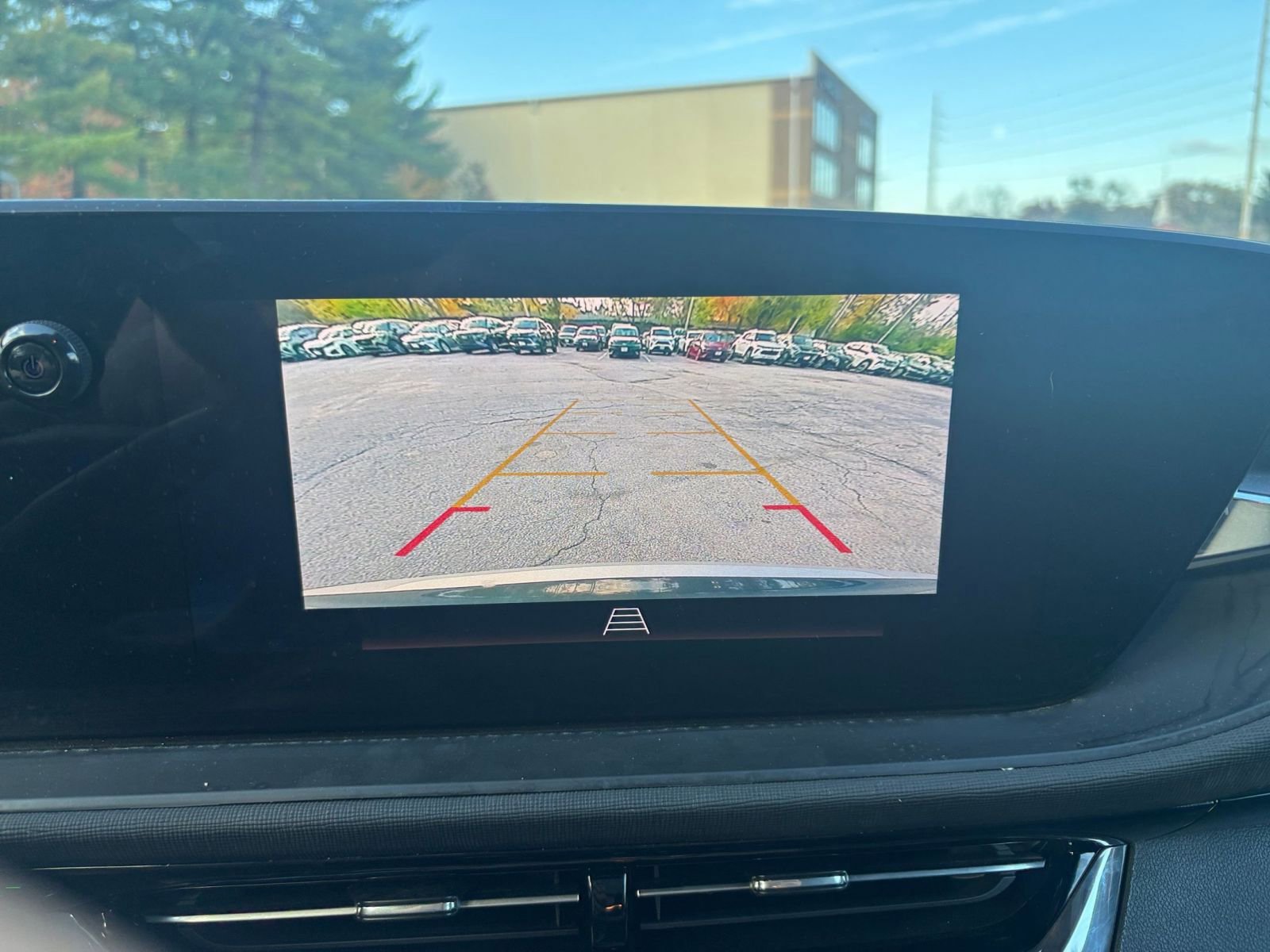 Used 2025 Buick Envista Sport Touring image 17