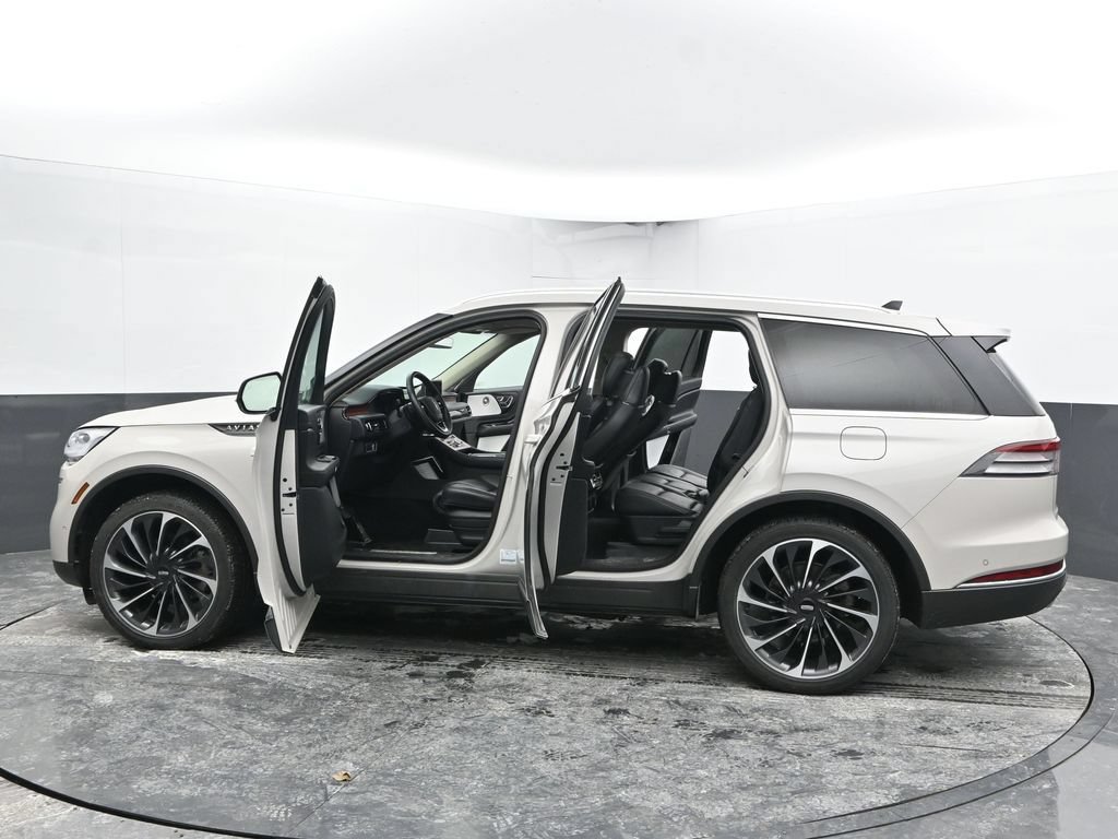Used 2024 Lincoln Aviator Reserve w/ Equipment Group 201A AWD/4WD image 56