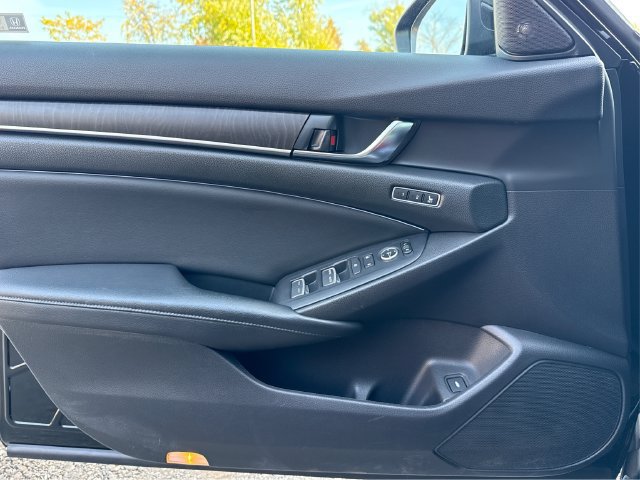 Used 2018 Honda Accord Touring image 22