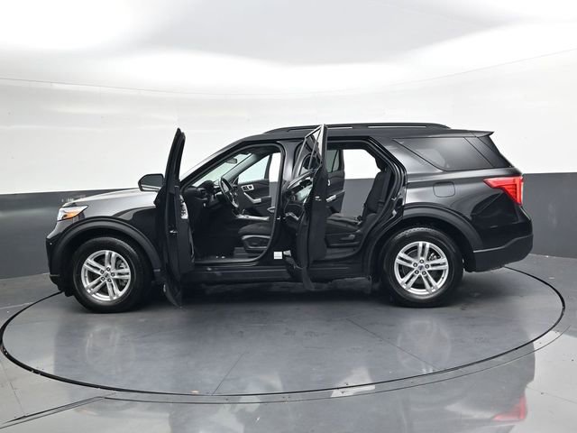 Used 2023 Ford Explorer XLT image 40