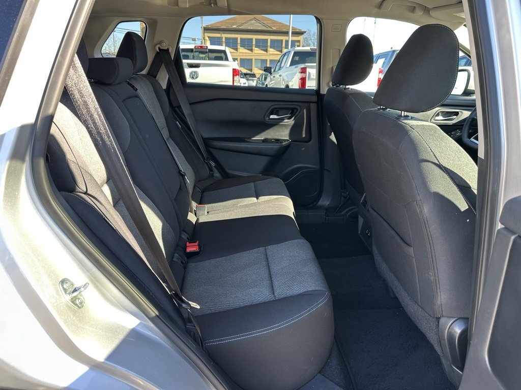 Used 2024 Nissan Rogue SV image 17