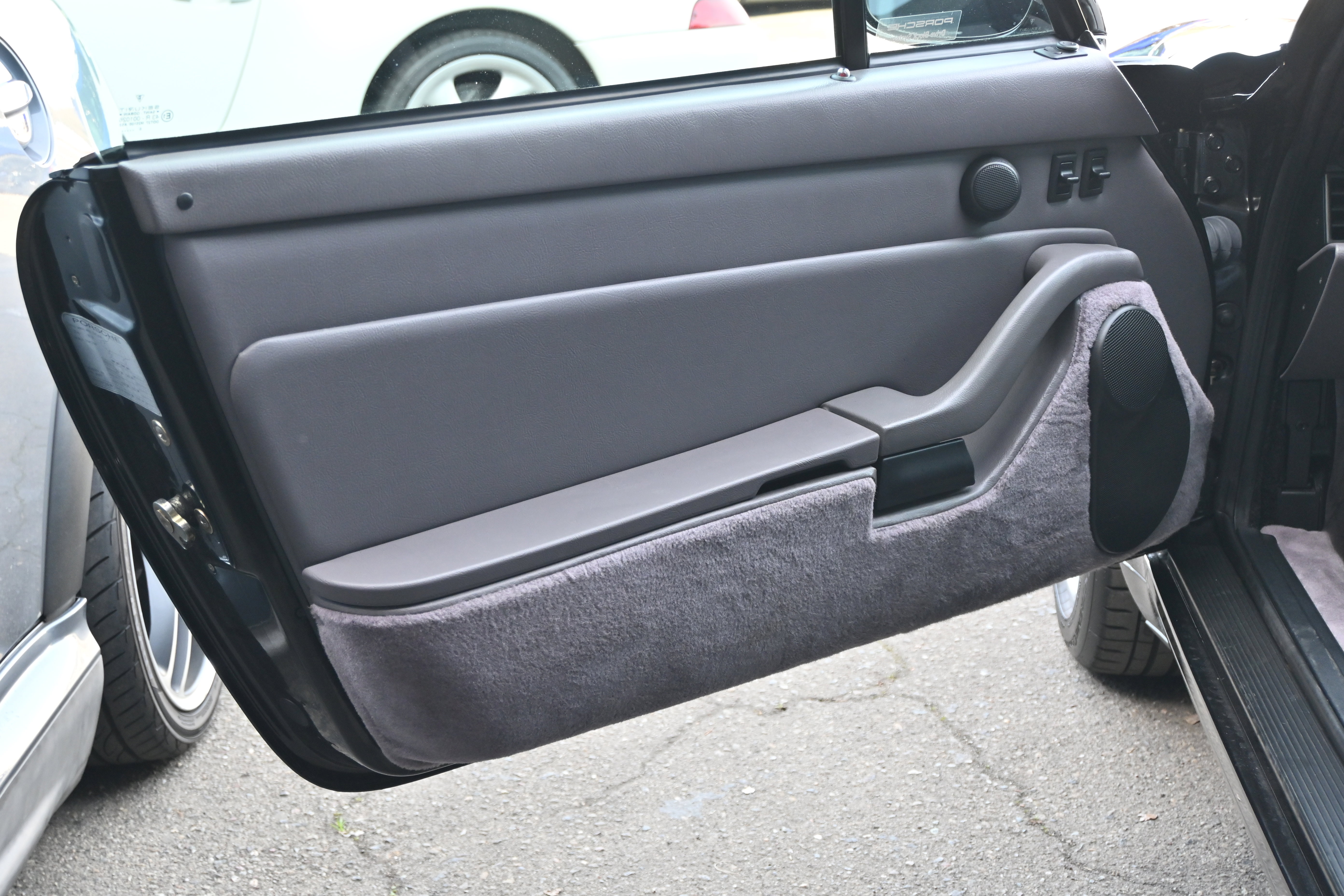 Used 1997 Porsche 911 Carrera 4 image 22