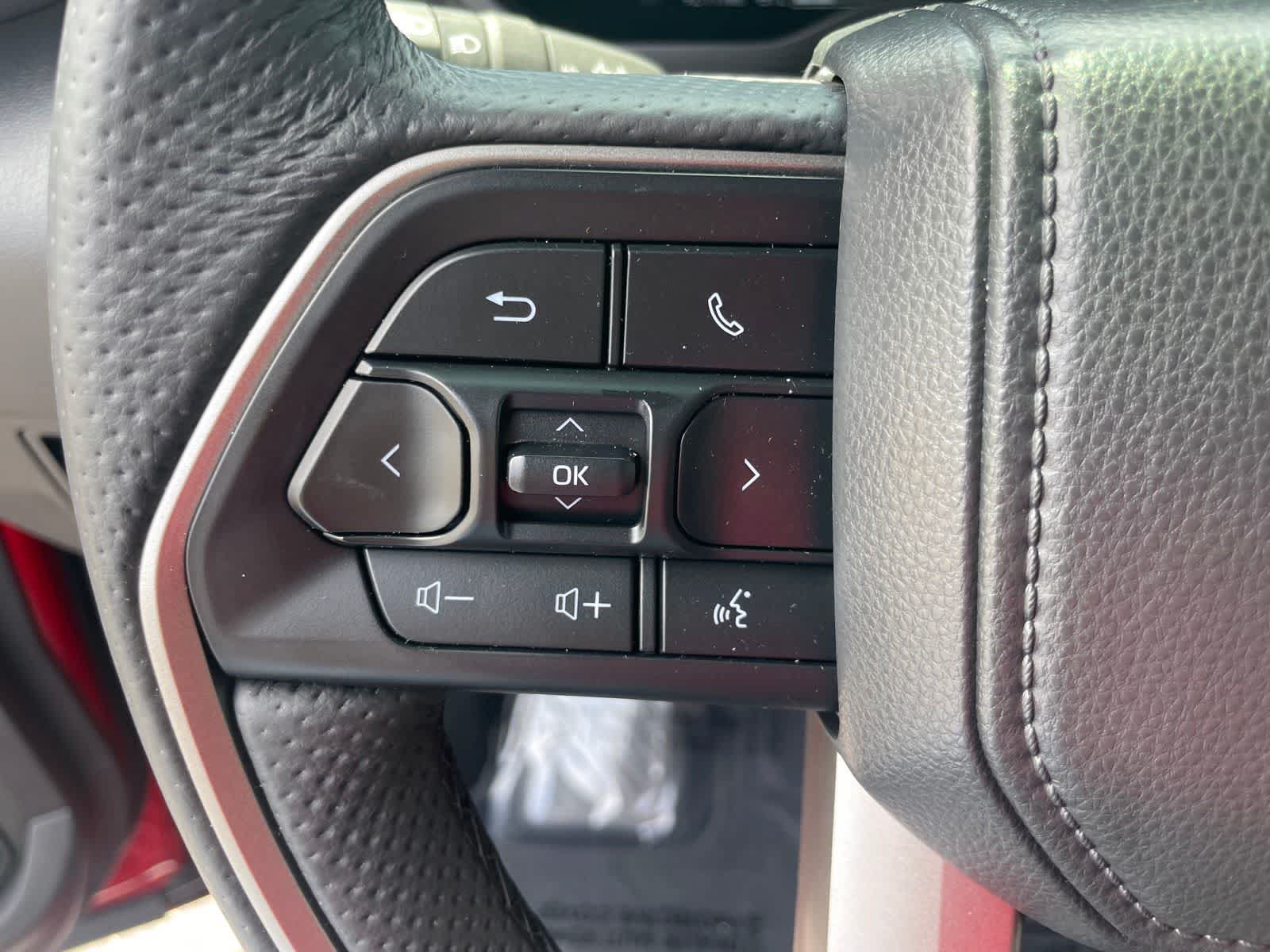 Used 2025 Toyota Tundra Limited AWD/4WD image 13